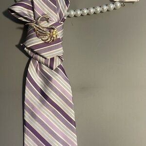 Purple and White Striped Tie with Brooch And Faux Pearl Necklace